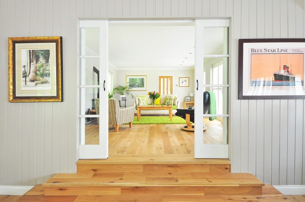 A hardwood floor in a living room