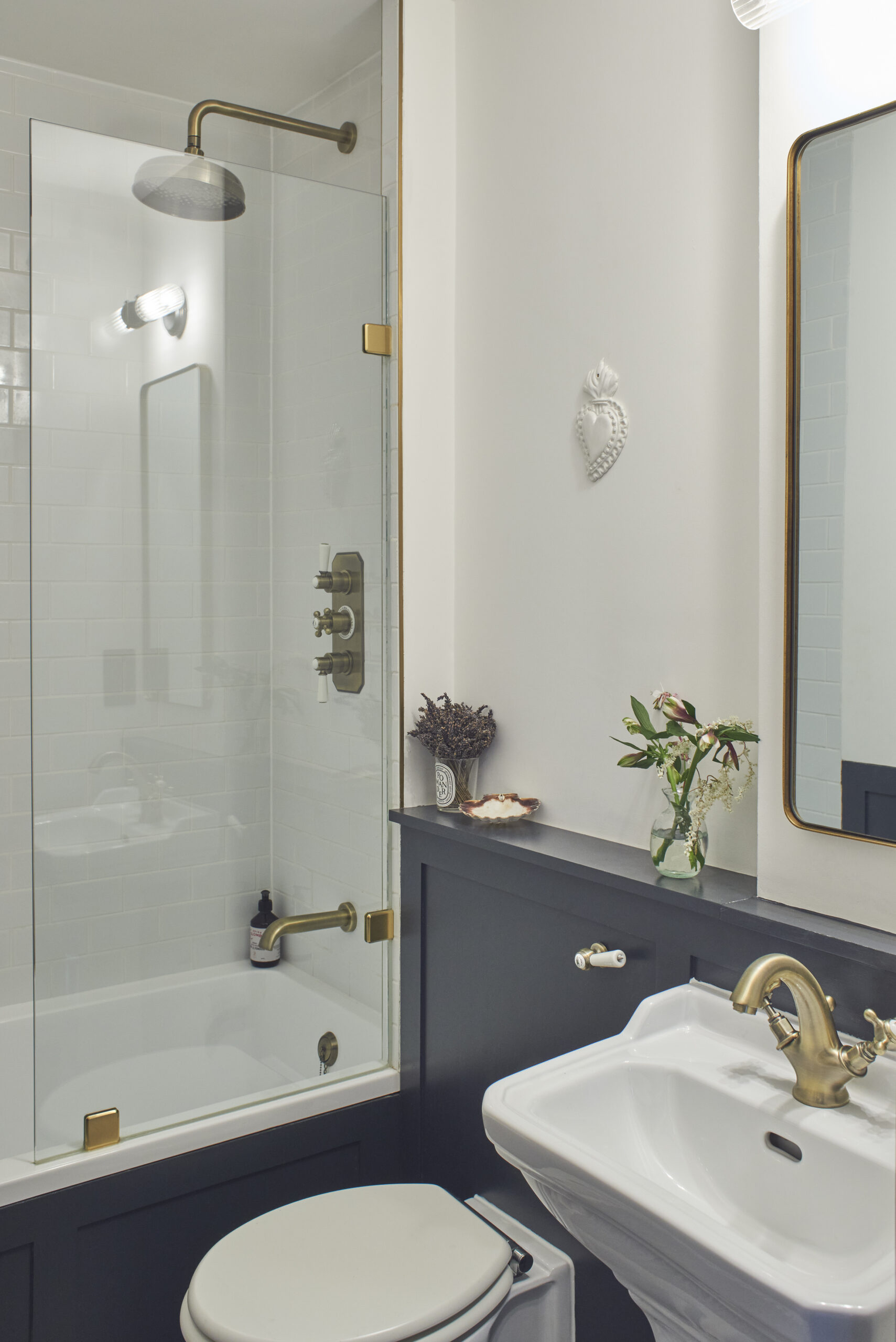 10 Space-Saving Ideas for a Small Bathroom | The Page