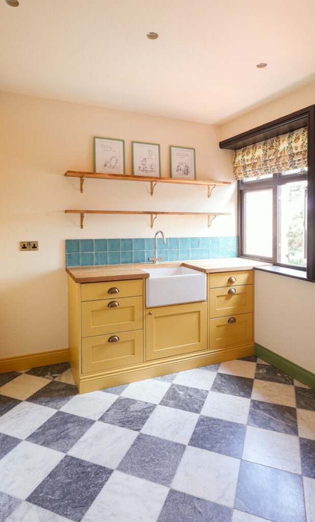 Laundry room in Kensal, NW10